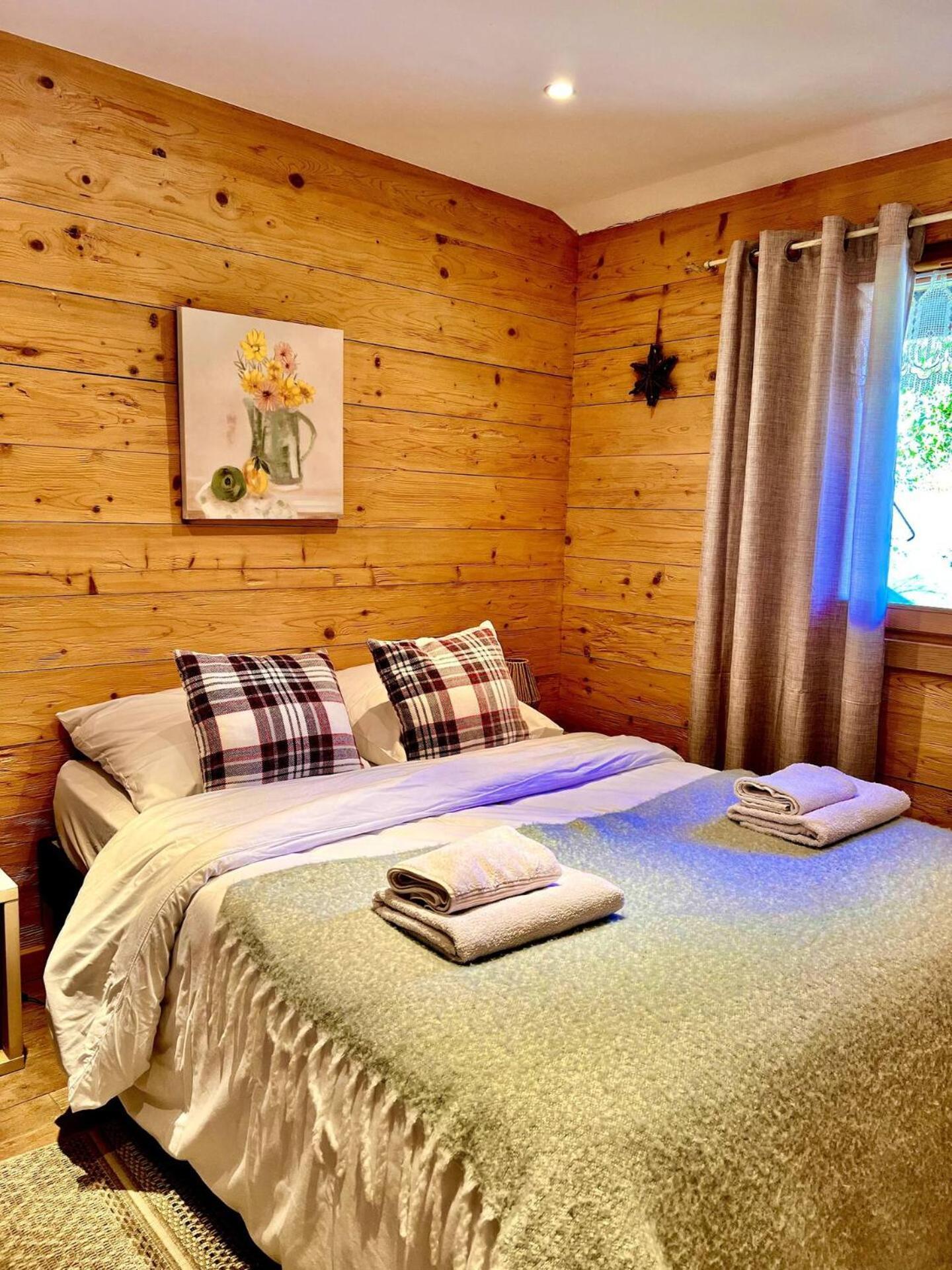 Charming Family Chalet For 8 People, With Private Hot Tub Les Clefs エクステリア 写真