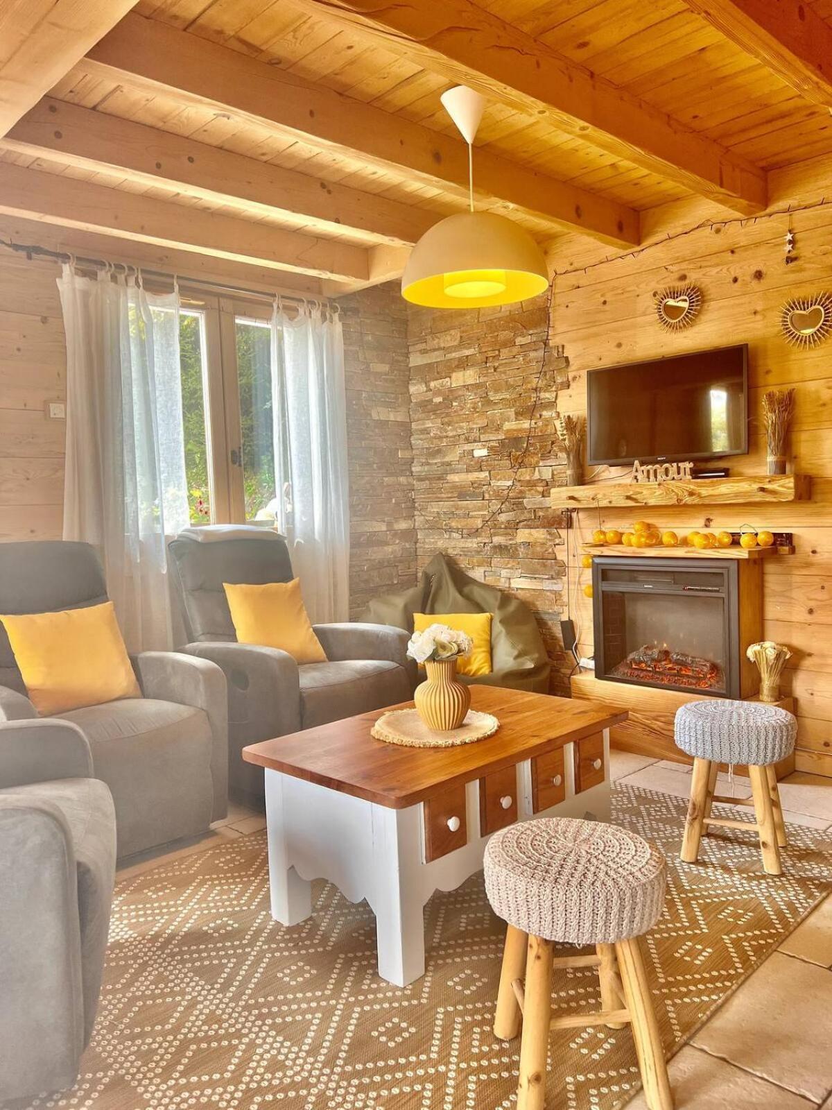 Charming Family Chalet For 8 People, With Private Hot Tub Les Clefs エクステリア 写真