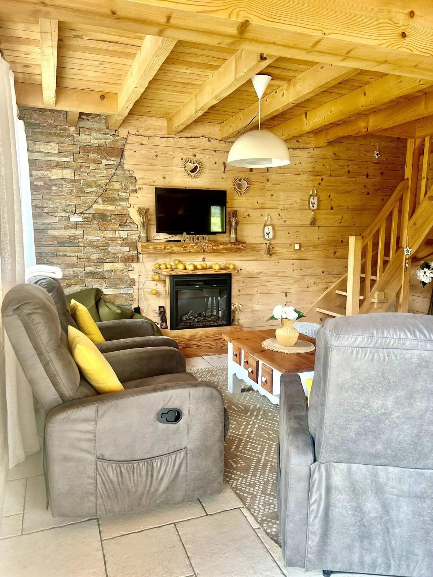 Charming Family Chalet For 8 People, With Private Hot Tub Les Clefs エクステリア 写真