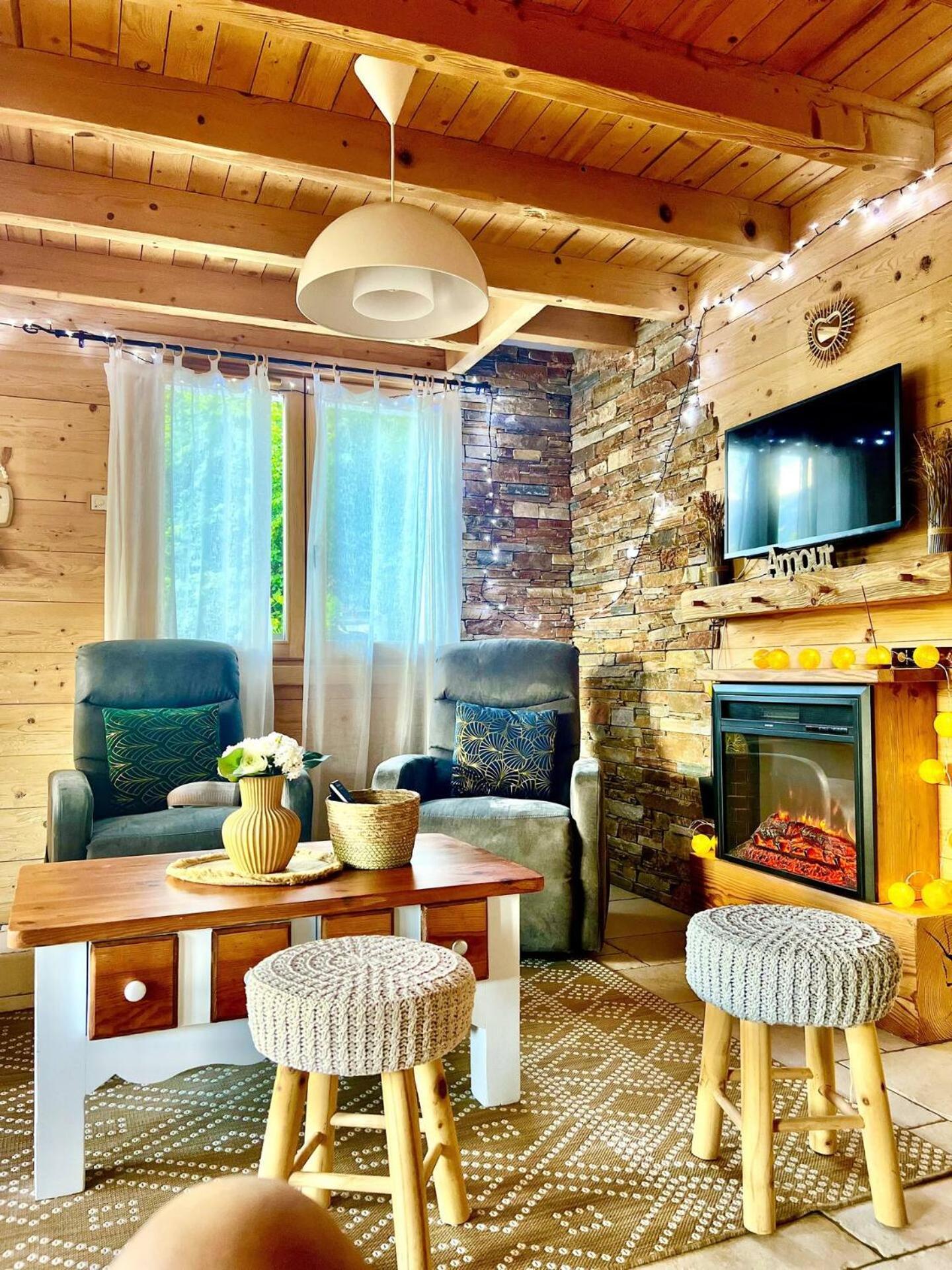 Charming Family Chalet For 8 People, With Private Hot Tub Les Clefs エクステリア 写真